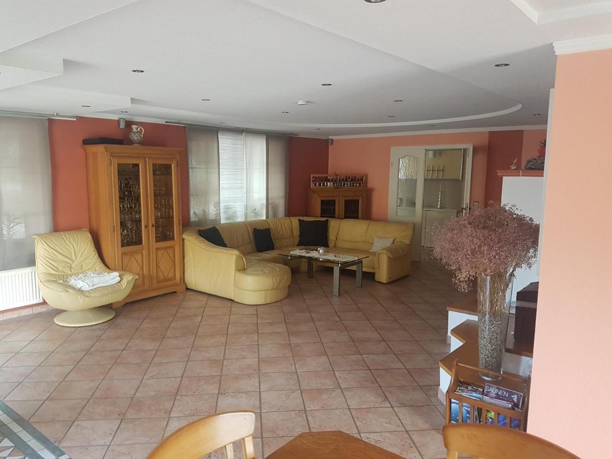 Lindenhaus Apartamento Wévercé Exterior foto